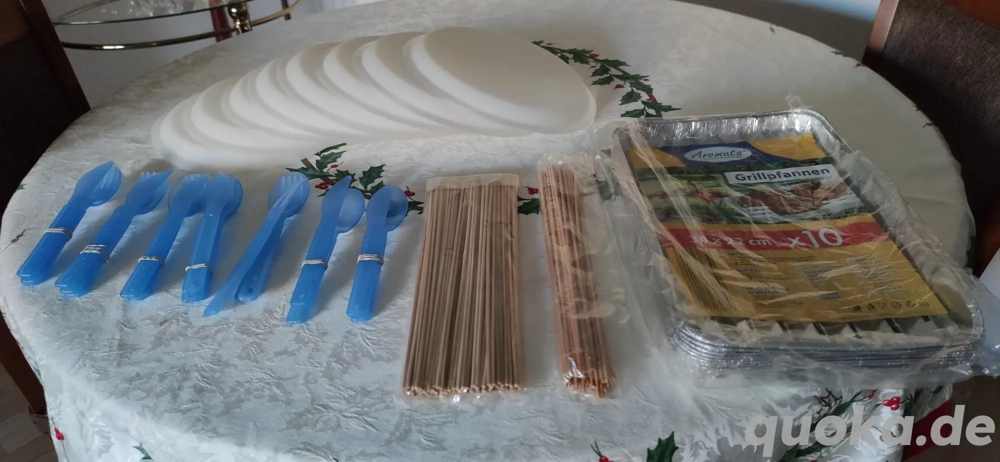 Grillpfannen, Gabeln, Holzspieße