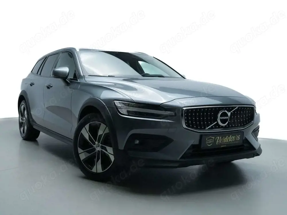 Volvo V60 Cross Country Pro AWD PANO*LED*STAND*KAMERA*8FACH