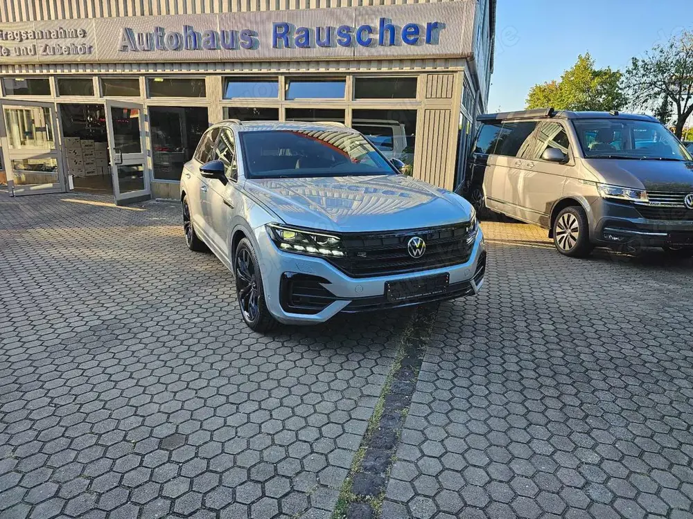 Volkswagen Touareg R-Line  286 PS 4MO AT8 Luftfahrwerk
