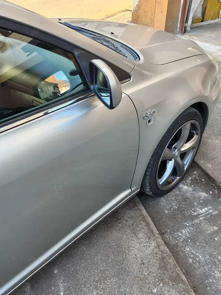 Toyota Avensis 2.2 D-CAT Combi Executive