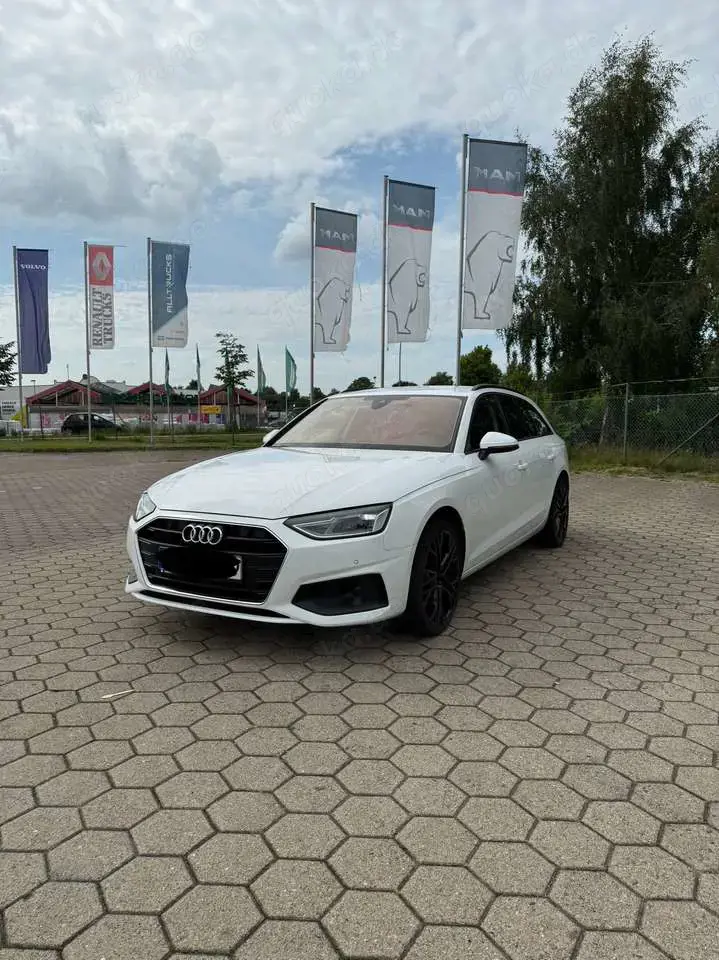 Audi A4 S tronic 40 TDI basis