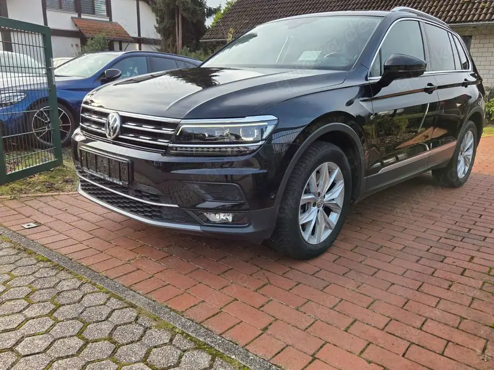 Volkswagen Tiguan Highline 4Motion Leder AHK Memory Kamera,