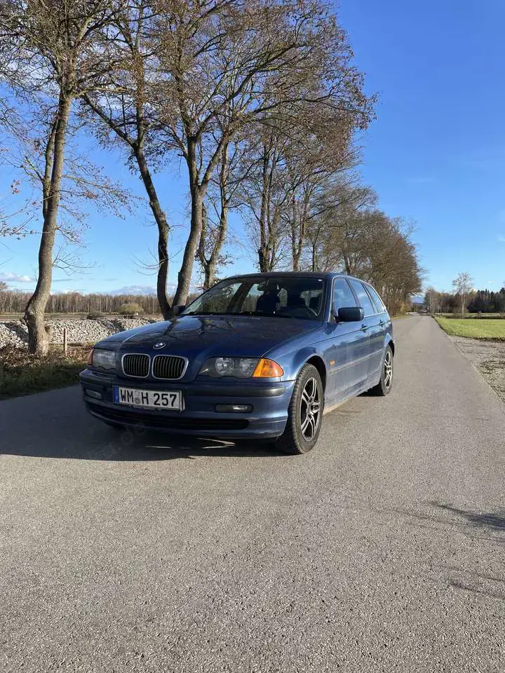 BMW 320 320i touring