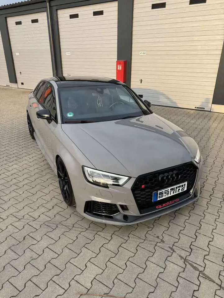 Audi RS3 Limousine S tronic