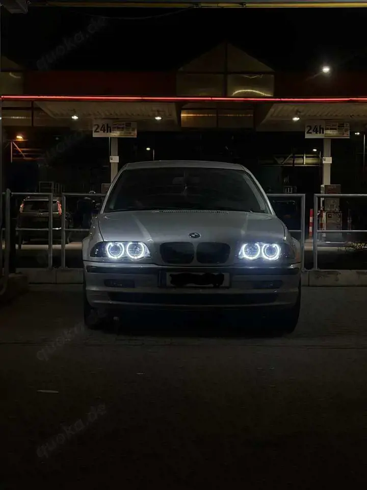 BMW 320 320i