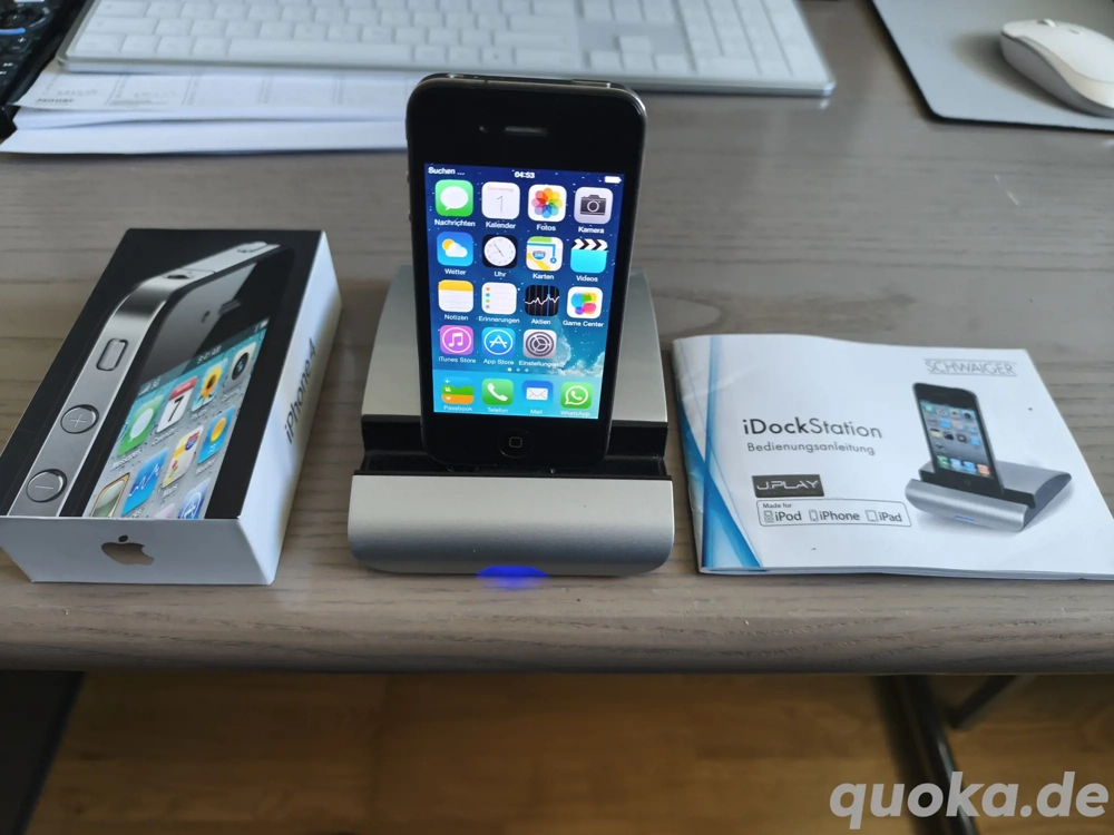 iPhone 4 mit Logitech Musikanlage und iDock Station
