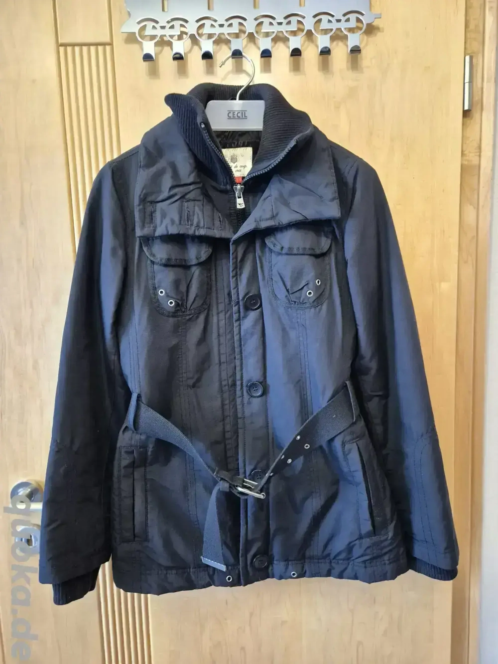 Esprit Winterjacke Größe 36 in schwarz