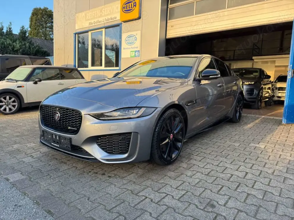 Jaguar XE R-Dynamic Black*HEAD UP*ACC*19Z*VOLL