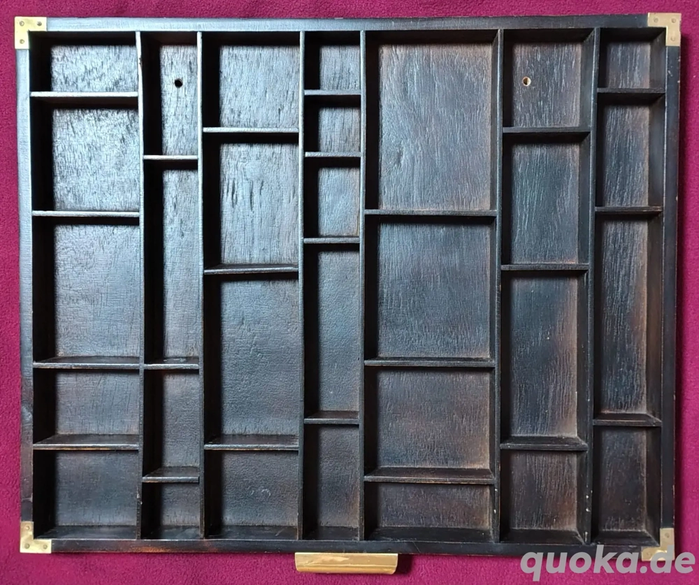 Schöner Setzkasten aus Holz im Vintage-Stil