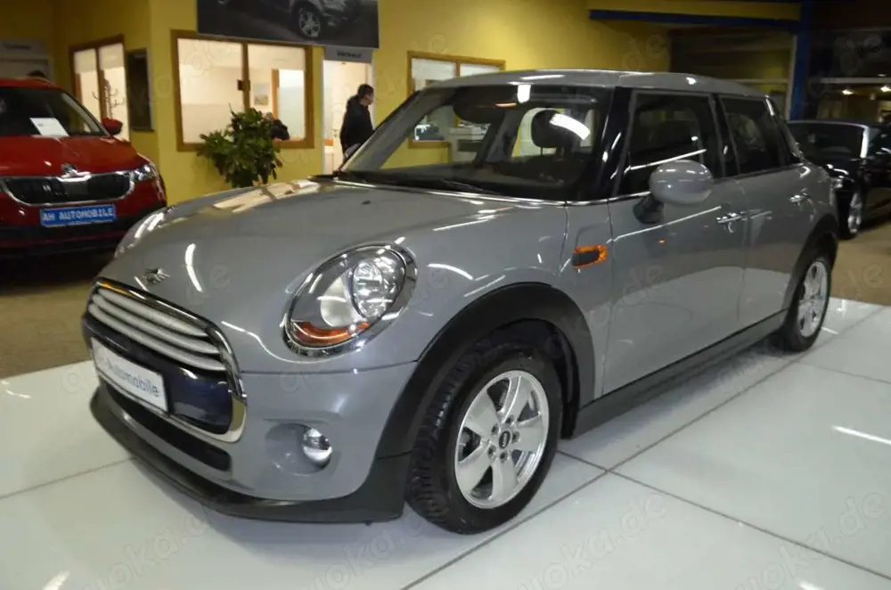 MINI Cooper Mini 5-trg. AUTOMATIK / NAVI / PDC