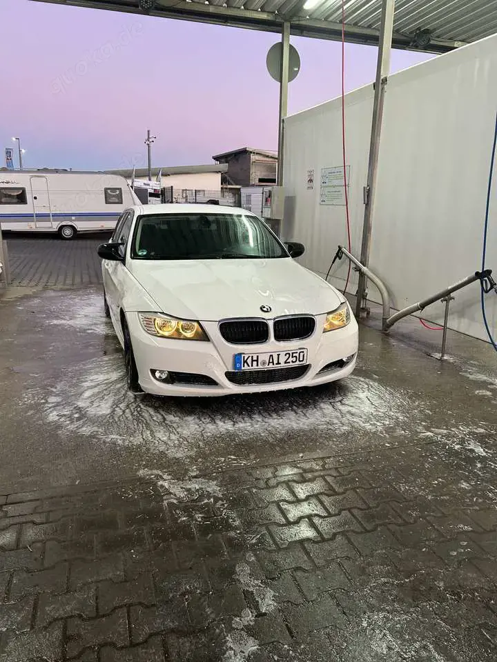 BMW 318 318d DPF Touring Edition Lifestyle