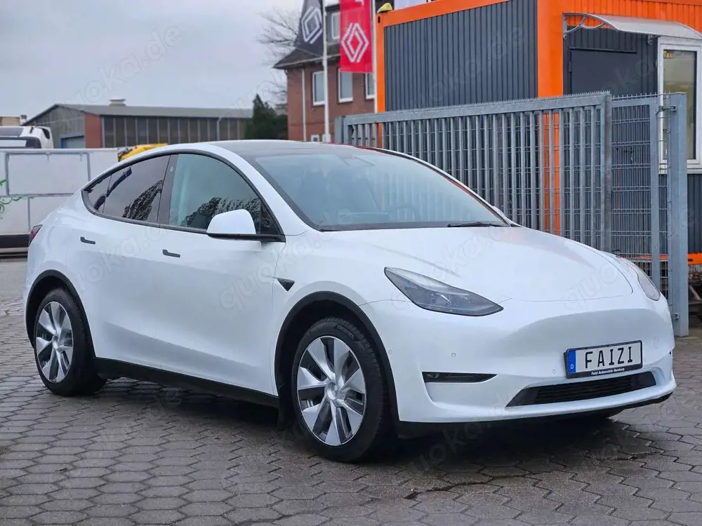 Tesla Model Y Long Range Dual AWD