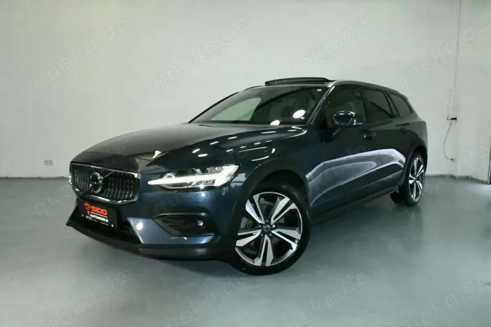 Volvo V60 Cross Country Country AWD Ultm. ACC*PANO*HuD*AHK Klima Navi