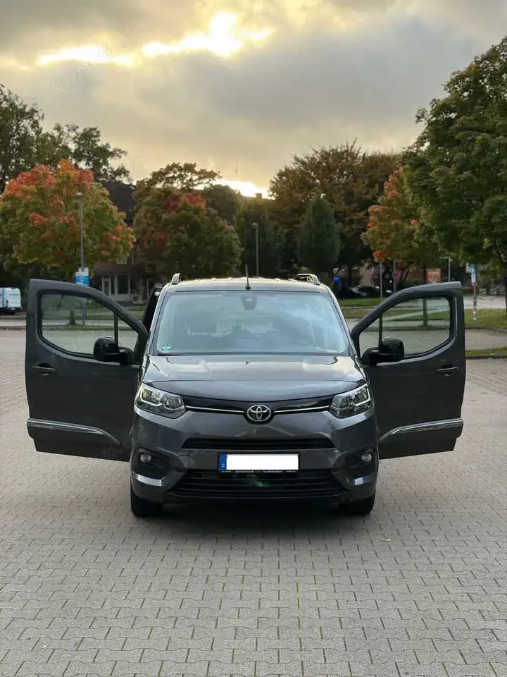Toyota Proace City ProaceCityVersoDiesel5-Türer1.5D-4D L1 TeamDE
