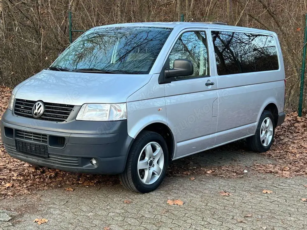 Volkswagen T5 Caravelle VW T5 Autom. Klima. Standheiz. 7-Sitzer