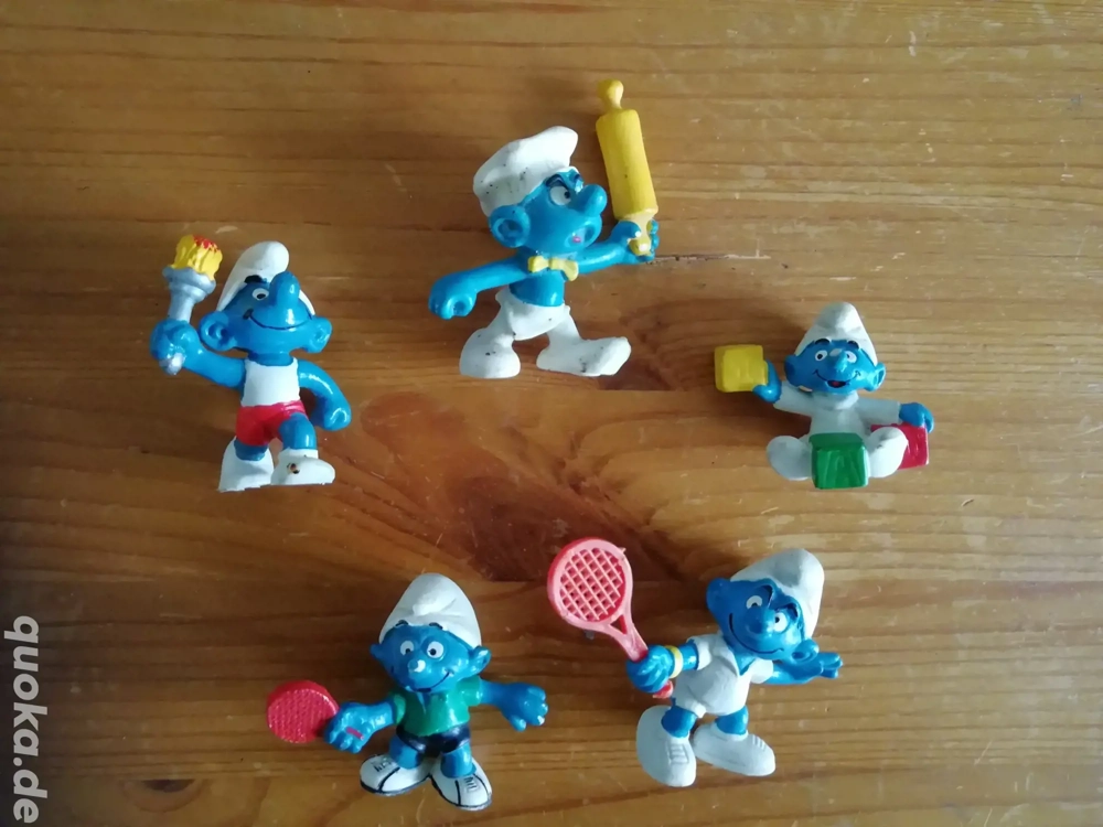 Schlumpf Schlümpfe Schleich Tennis Tischtennis Teigrolle Fackel Bauklötze  