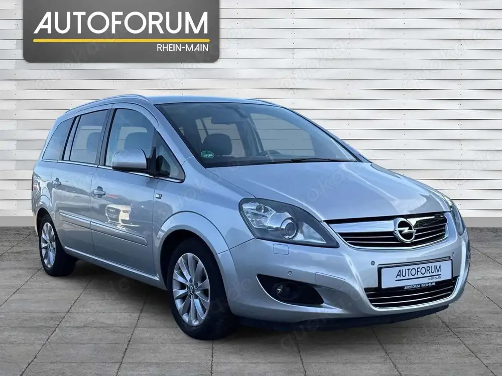 Opel Zafira AUTOMATIK 7-SITZER,NAVI,XENON,AHK,SHZ,PDC