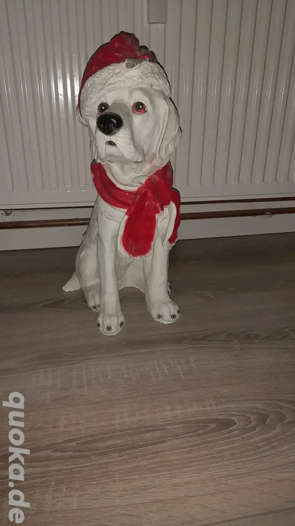 hübscher Dekohund mit Mütze