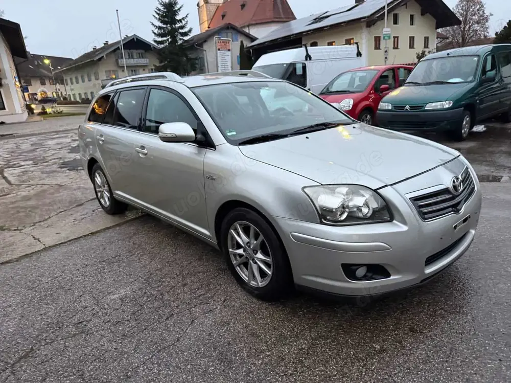 Toyota Avensis 2.2 D-CAT Sol