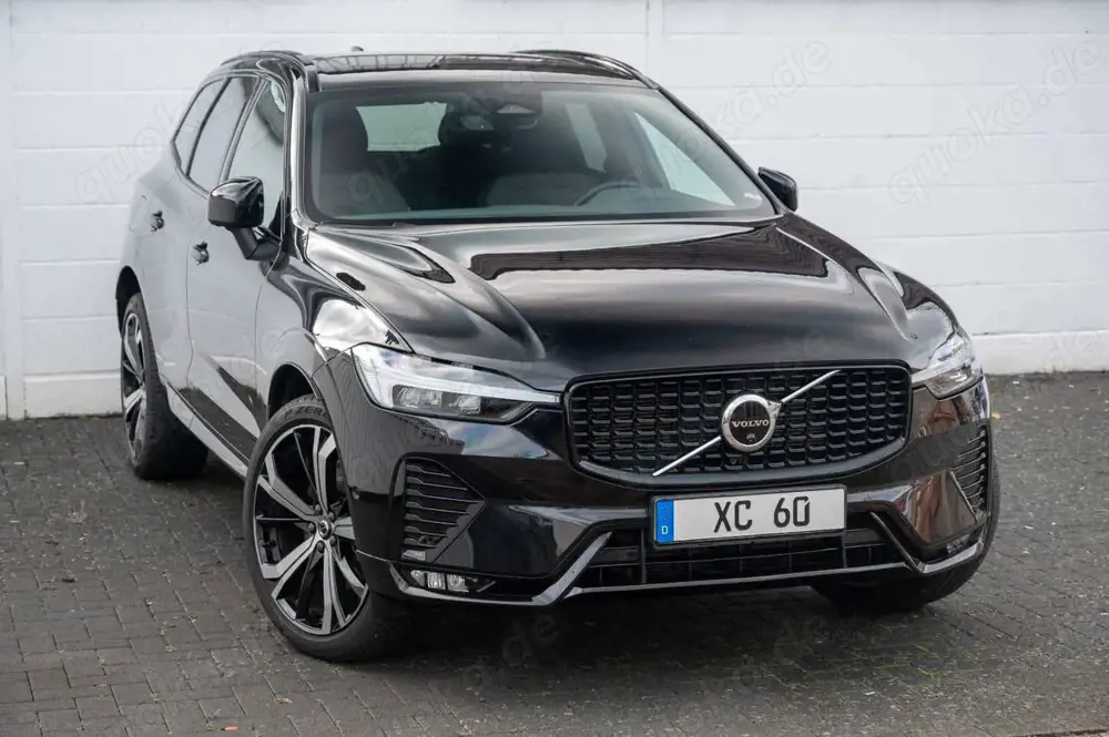 Volvo XC60 B5 AWD Benzin Plus Dark