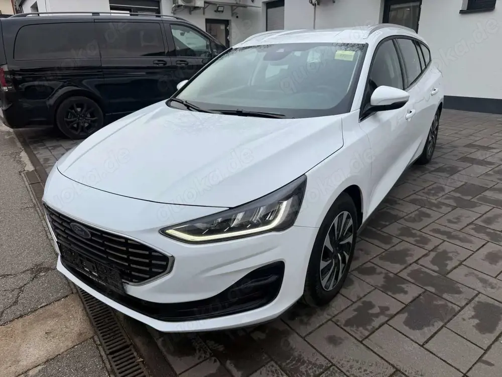 Ford Focus Titanium Automatik  LED Großes-Navi Automatik