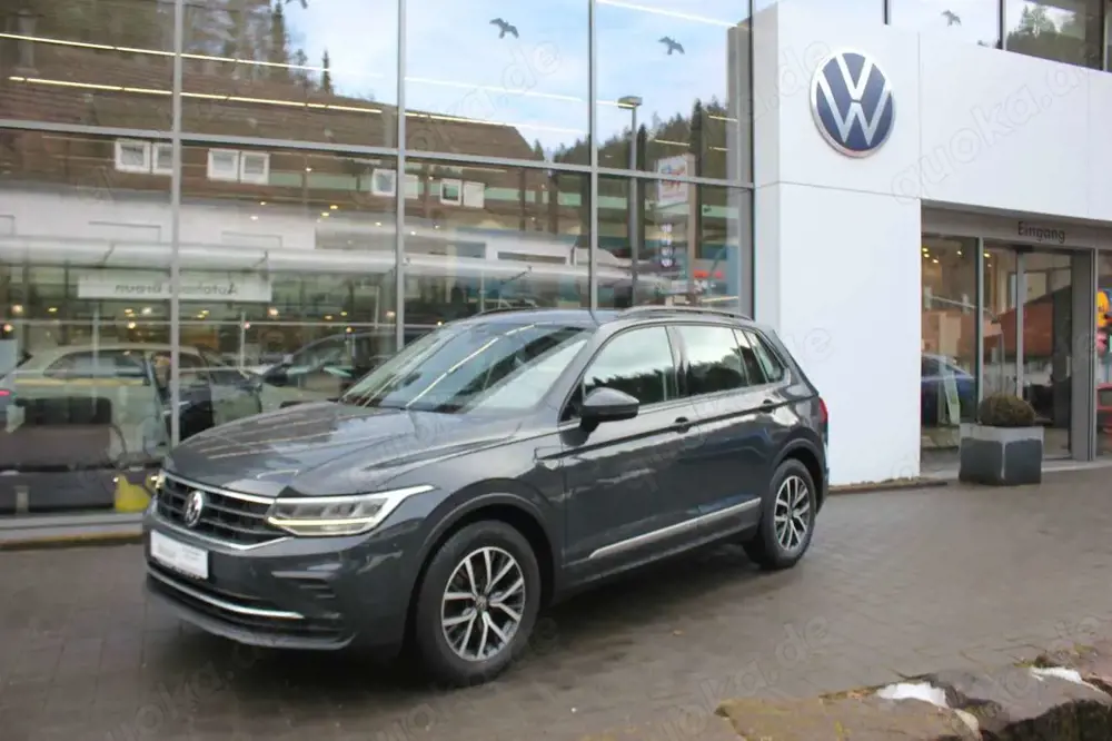 Volkswagen Tiguan Life 1.5 TSI AHK,LED,SHZ,PDC,ACC
