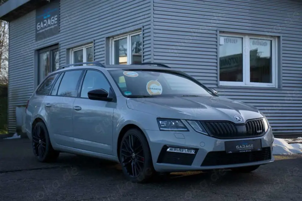 Skoda Octavia Combi RS 2.0 TSI / Steel Grey