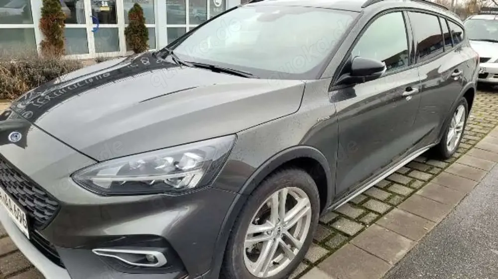 Ford Focus Turnier Active X*Navi*Winterpaket*LED* - 8-fach