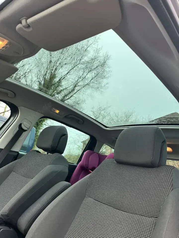 Peugeot 5008 e-HDI FAP 115 EGS6 StopStart Active