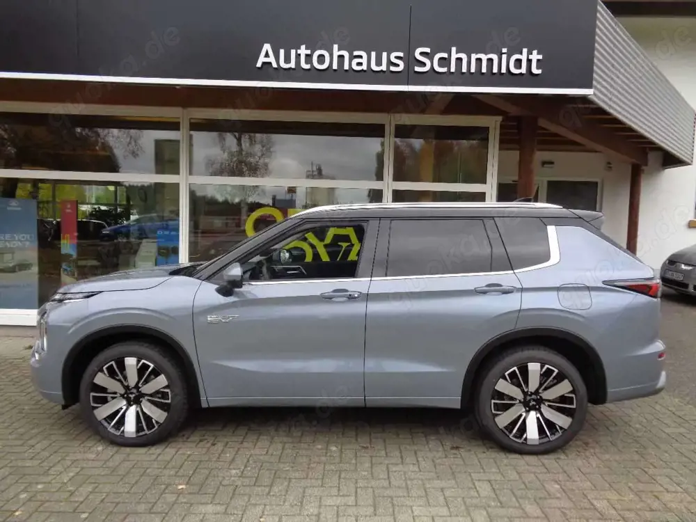 Mitsubishi Outlander 2.4L PHEV TOP 2-Farb