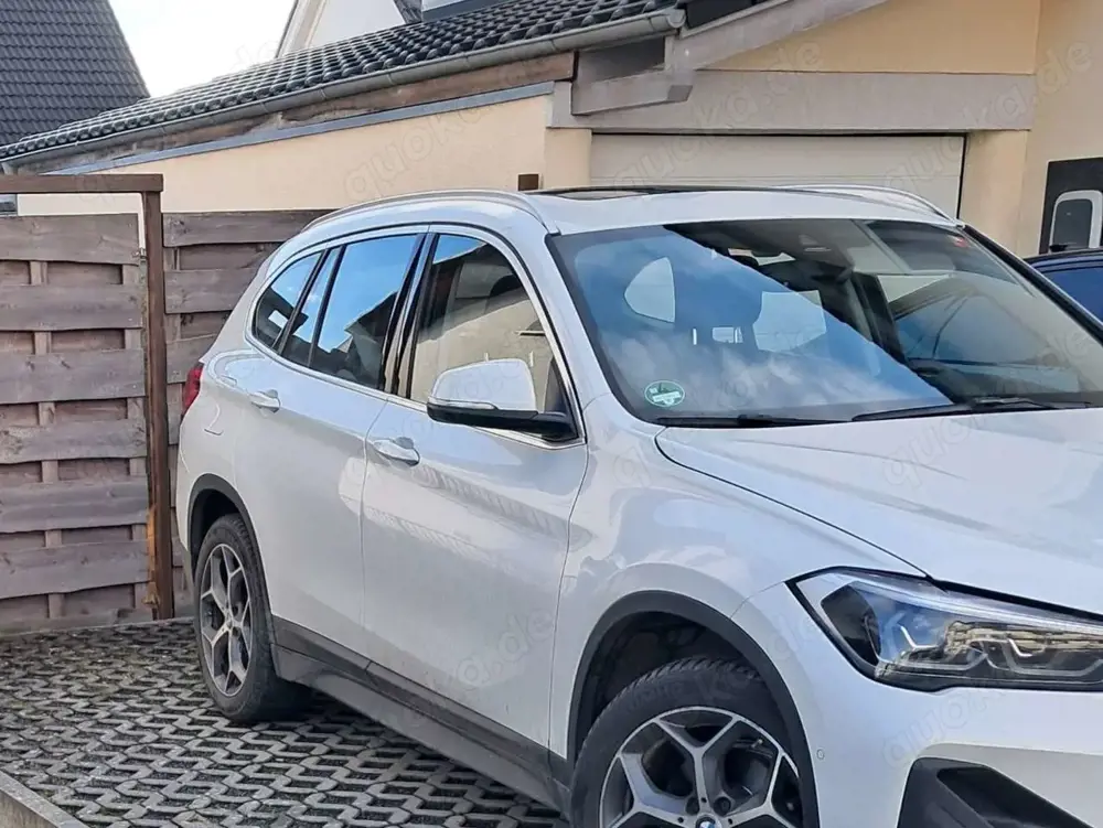 BMW X1 sDrive18i Aut. mit BMW-Premium Garantie bis 4/27