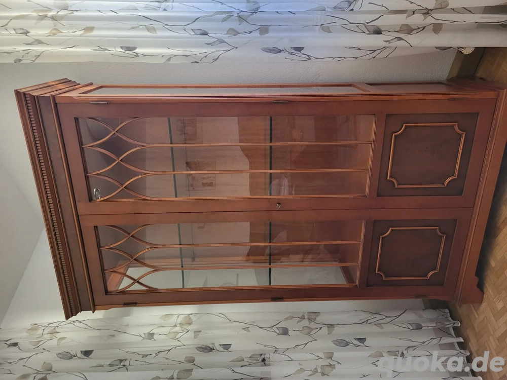 Vitrine Kirschbaum mit Kommode