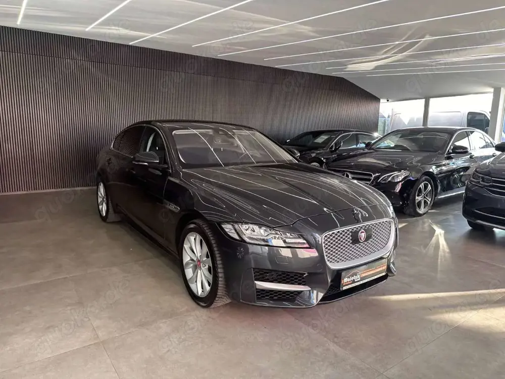 Jaguar XF 30t R-Sport AWD*Kamera*4xSHZ*Totwinkel*