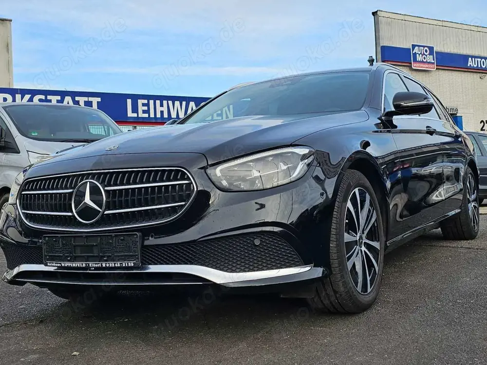Mercedes-Benz E 300 E 300 e Plug-in Hybrid