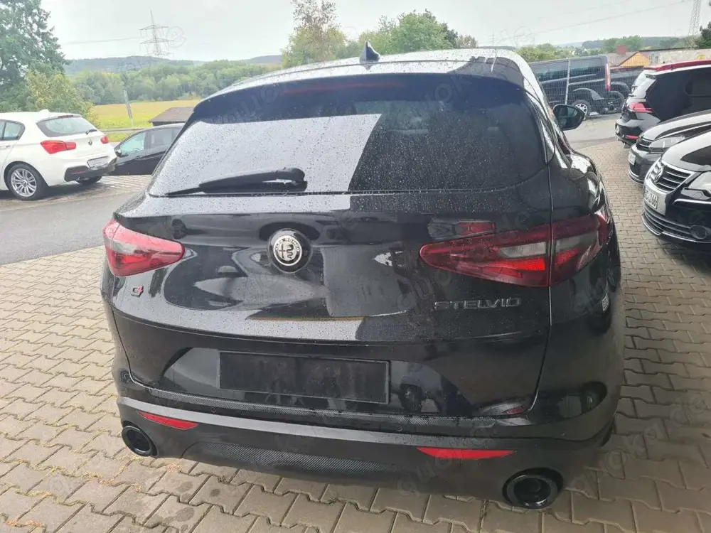 Alfa Romeo Stelvio Super Q4 LUSSO // 20 ZOLL LUSSO FELGEN