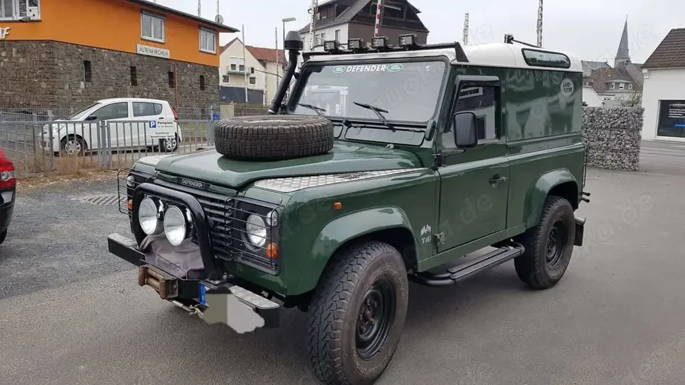 Land Rover Defender