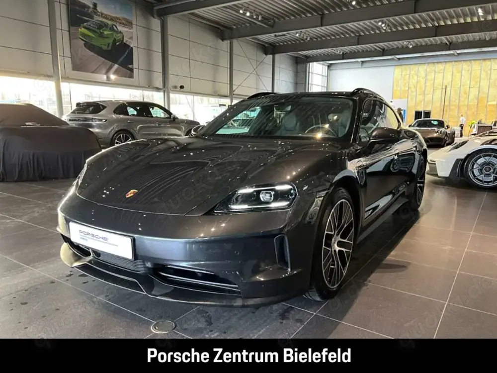 Porsche Taycan Sport Turismo Panoramadach BOSE 20-Zoll