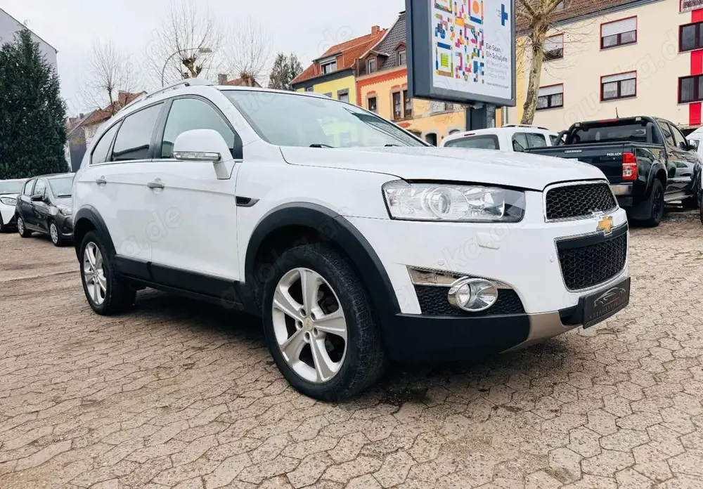 Chevrolet Captiva 2.2 D LTZ 4WD 1.Hand 7-Sitz Navi Kamera