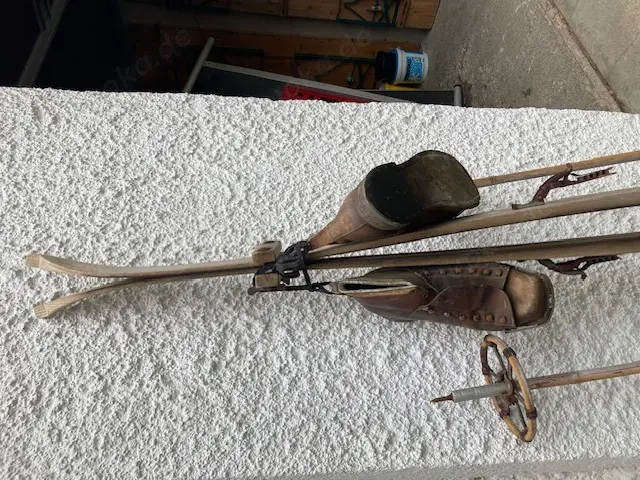 Konvolut Ski-Ausrüstung; antik zur Dekoration z.B. Berghütte