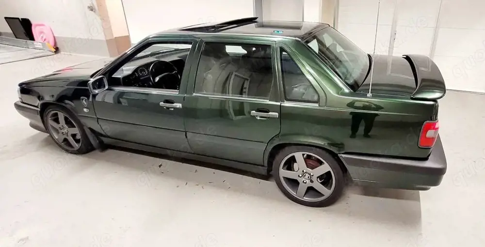 Volvo 850 T-5R 1 of only 339 Limited Limousine Edition