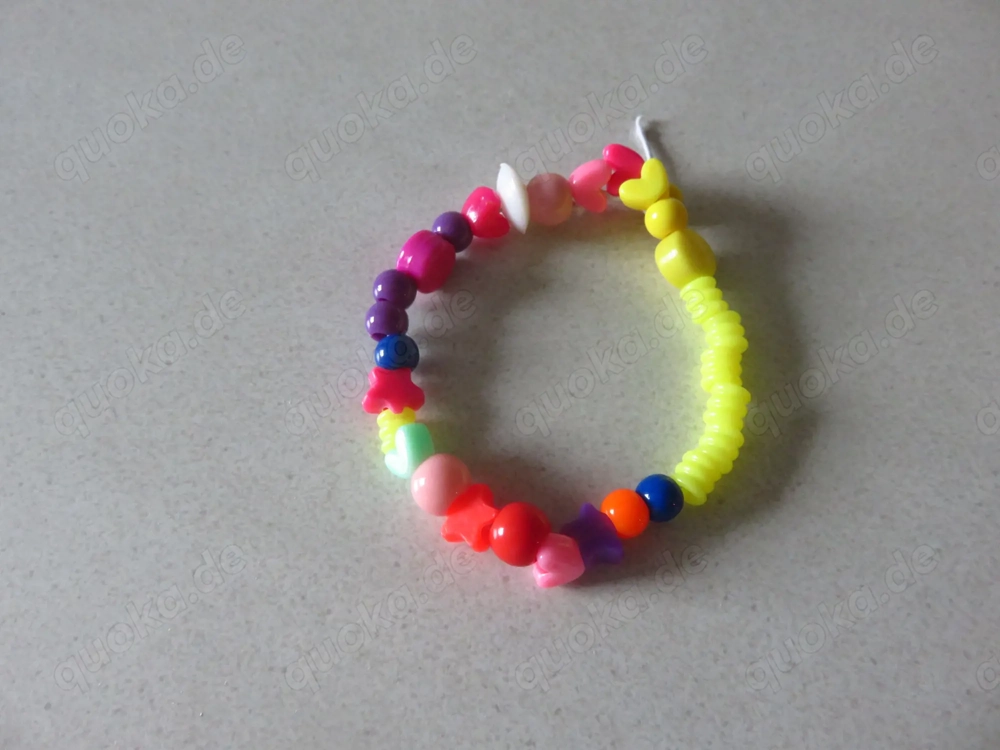 Armband aus Perlen zu verschenken