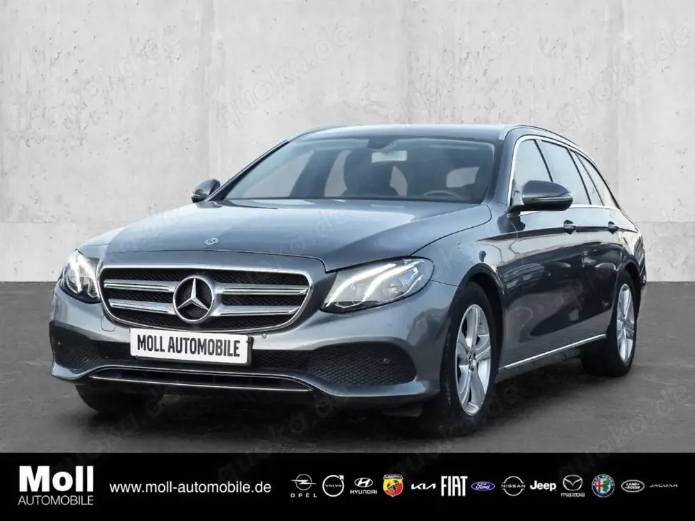 Mercedes-Benz E 200 T-Modell Niveau Navi LED El. Heckklappe Mehrzonenk