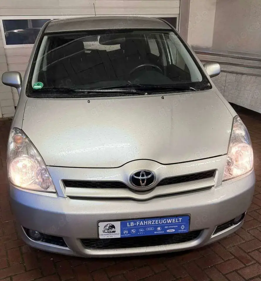 Toyota Corolla Verso 1.6 7Sitzer / AHK