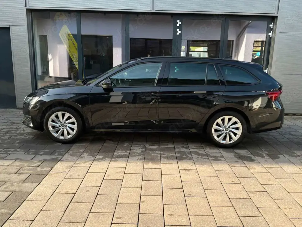 Skoda Octavia Combi 1.5 eTSI DSG Selection LED+ACC+AHK