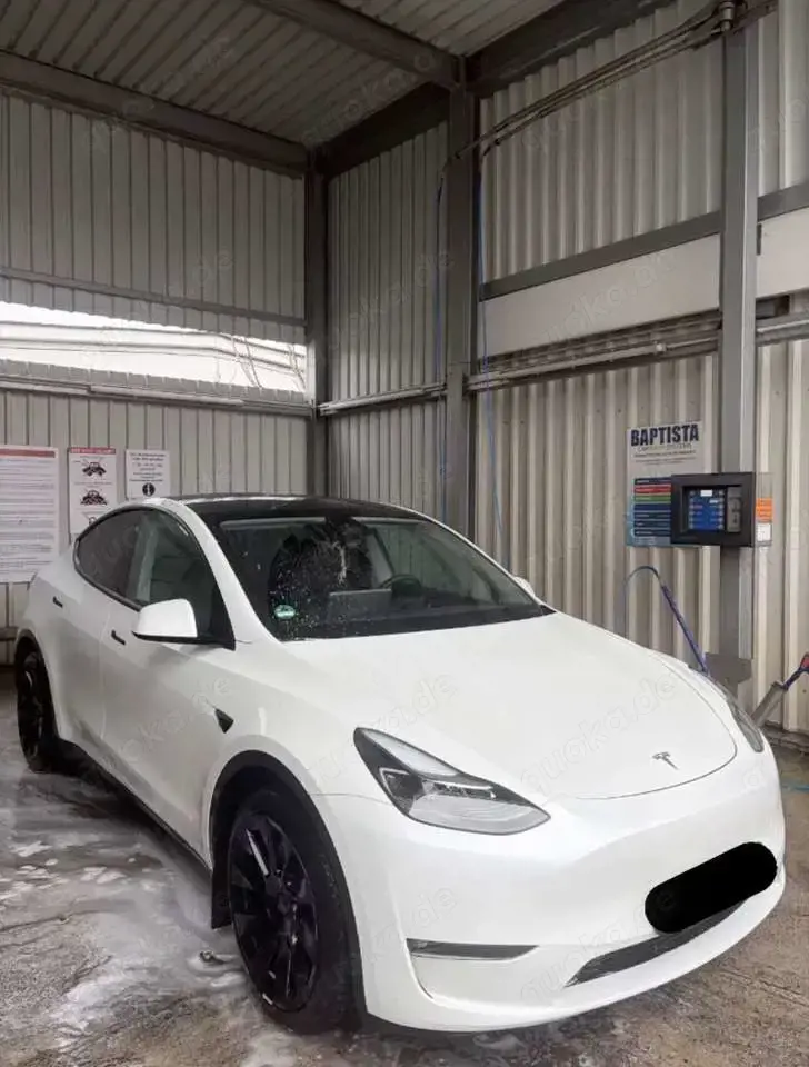 Tesla Model Y Long Range Dual Motor AWD