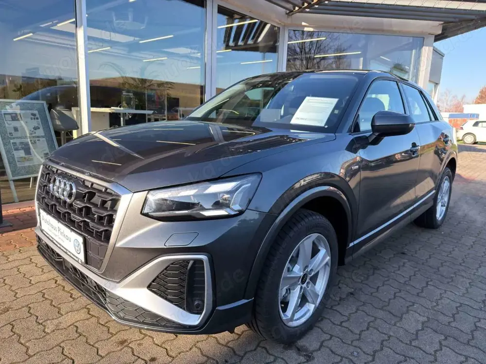 Audi Q2 35 TFSI S-line PANO Matrix 46.700€ UPE