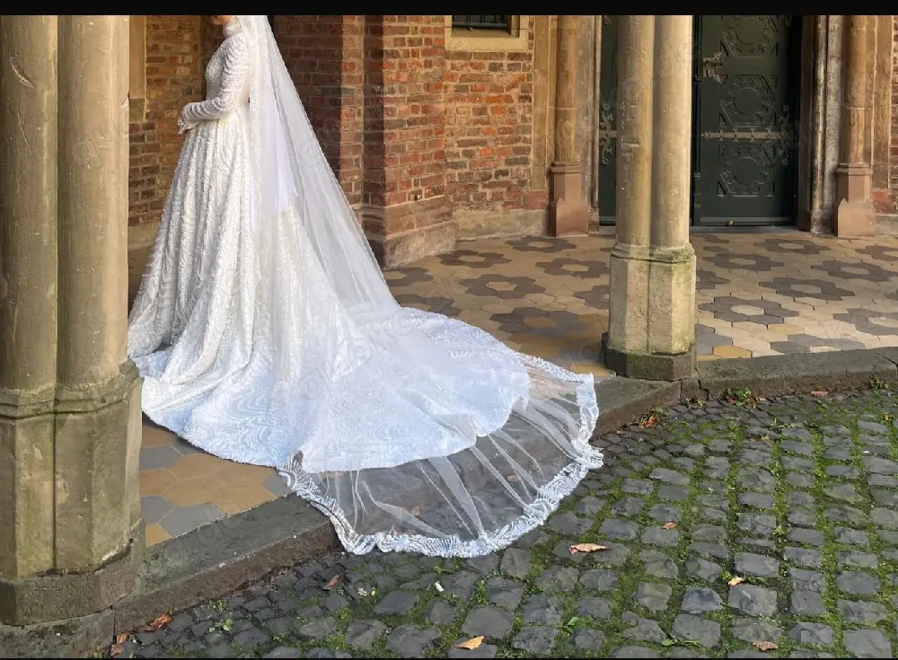 Luxuriöse Dubai Brautkleid 