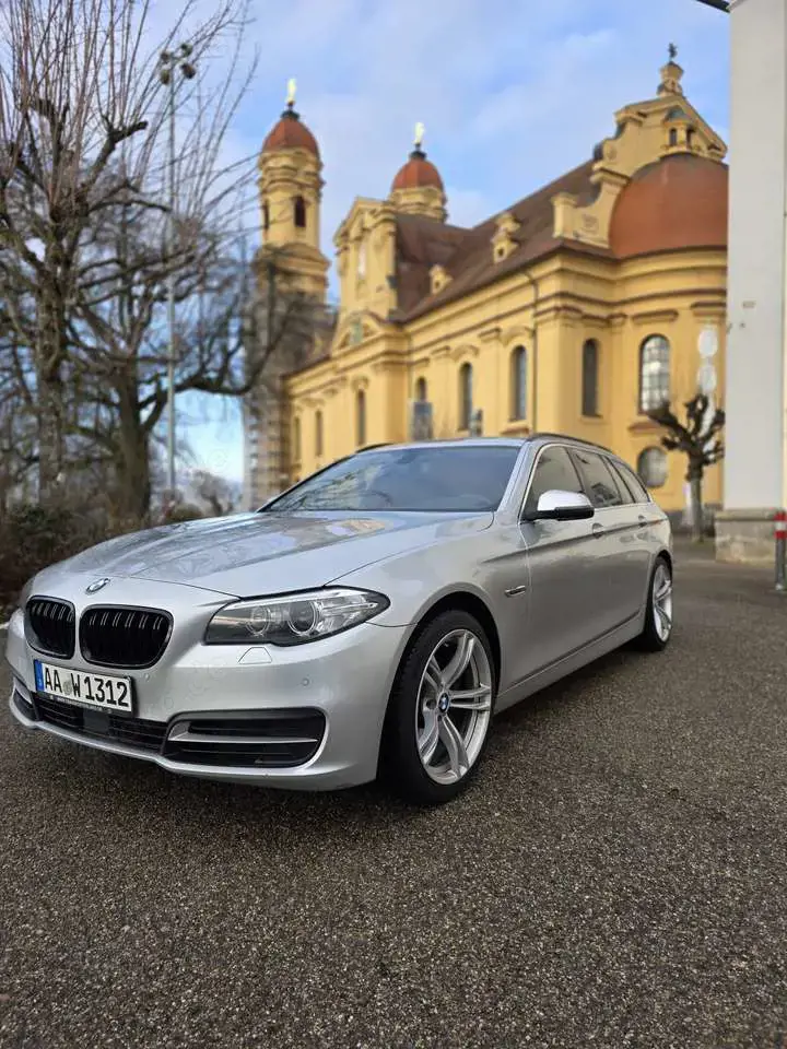 BMW 525 525d Touring Aut. Luxury Line