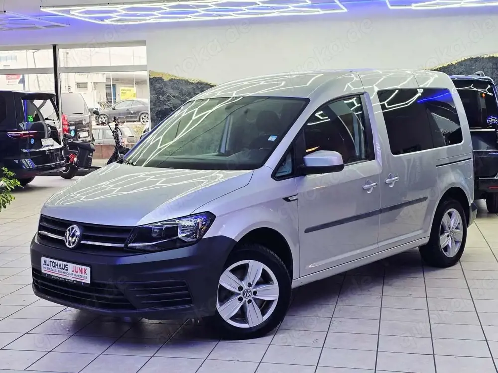 Volkswagen Caddy Behindertengerecht-Rampe