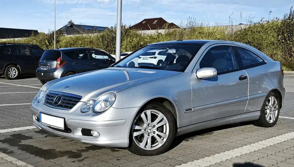 Mercedes-Benz C 200 Mercedes-Benz C 200 INDIANAPOLIS Automatik Bi-Xenon Panoramadach